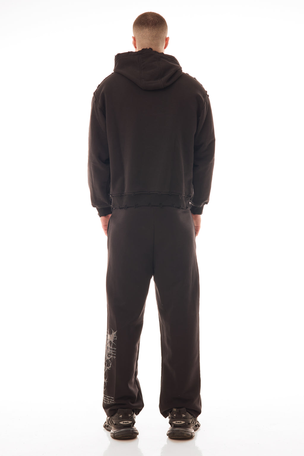 Hanorac Archived Black Hoodie 500gsm, vedere din spate pe model bărbat