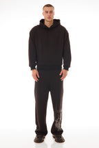 Hanorac Archived Black Hoodie 500gsm, vedere frontală pe model bărbat