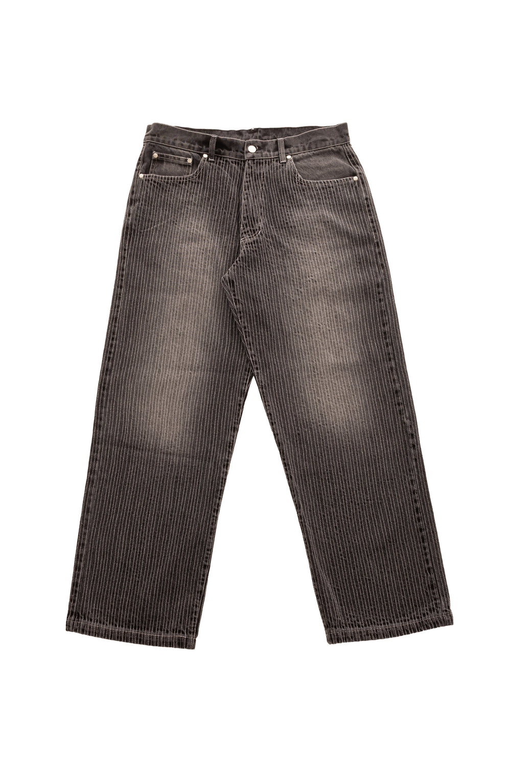 Blugi Axis Denim gri, wide fit, cu tighele verticale albe și fading subtil pe partea frontală.
