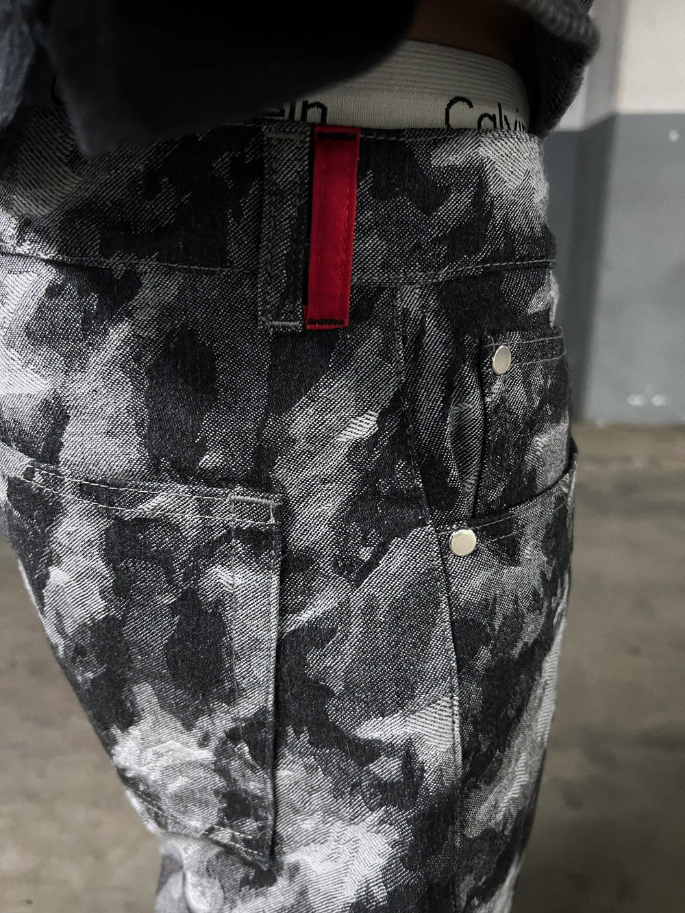 cloud-denim-jacquard-denim-back-pocket-detail-skyweb