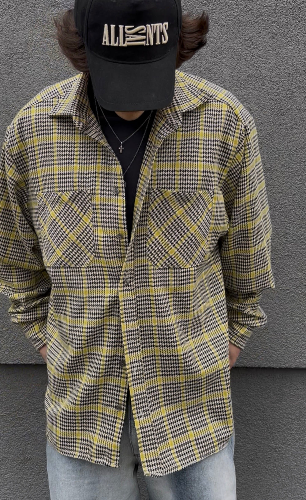 Detaliu buzunare frontale Gridline Yellow Shirt, cămașă oversized carouri galben-negru