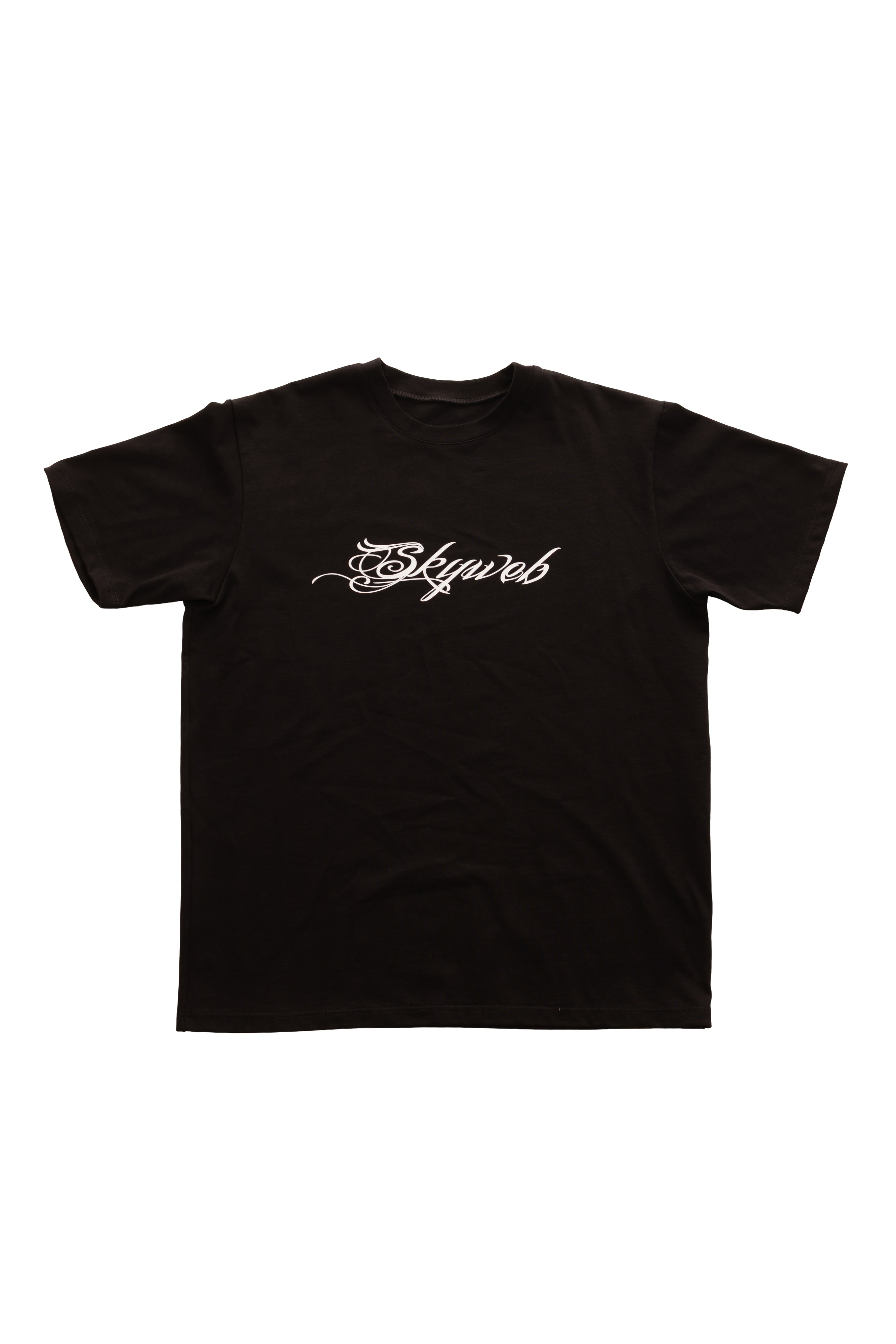 Tricou negru TATTOO Black Tee SKYWEB, oversized, bumbac 100% 300gsm, vedere frontală flat lay cu print alb caligrafic